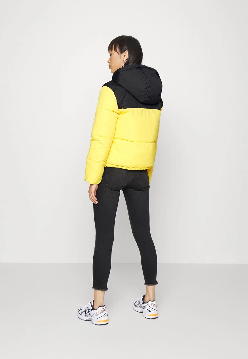 Besorgen 😍 ONLY Petite Damen ONLSANDRA SHORT JACKET - Winterjacke - Black/yellow 🌟 – Bild 3