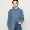 Rabatt ⭐ ONLY Petite ONLROCCO LIFE 👕 SHIRT - Hemdbluse - Medium Blue Denim | Damen ⌛