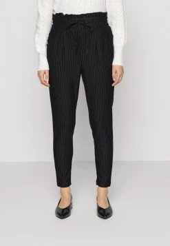 Coupon 😀 ONLY Petite Damen ONLPOPTRASH CLASSI PINSTRIPE FRILL - Stoffhose - Black ✨