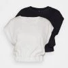 Bestes Angebot 🔥 ONLY Petite Damen ONLMAY PLAIN CROP TOP 2 PACK - T-Shirt Basic - Black/cloud Dancer 🌟
