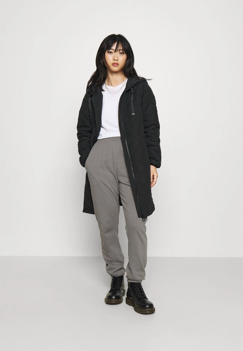 Schlussverkauf 🤩 ONLY Petite Damen ONLSANNE QUILTED LONG JACKET - Klassischer Mantel - Black ⌛ – Bild 2