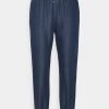 Bester Verkauf 😀 ONLY Petite Damen ONLTESSA SMOCK PANTS - Stoffhose - Dark Blue Denim 👏