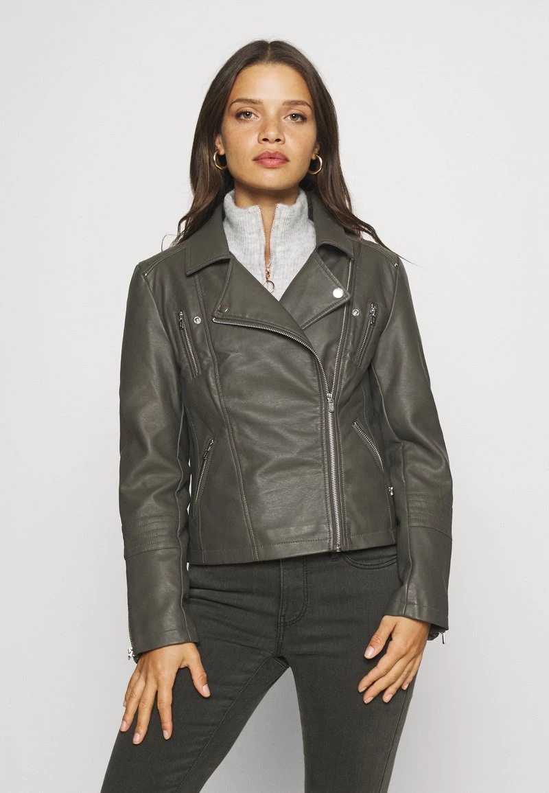 Coupon 🧨 ONLY Petite Damen ONLGEMMA BIKER - Kunstlederjacke - Beluga 🧨