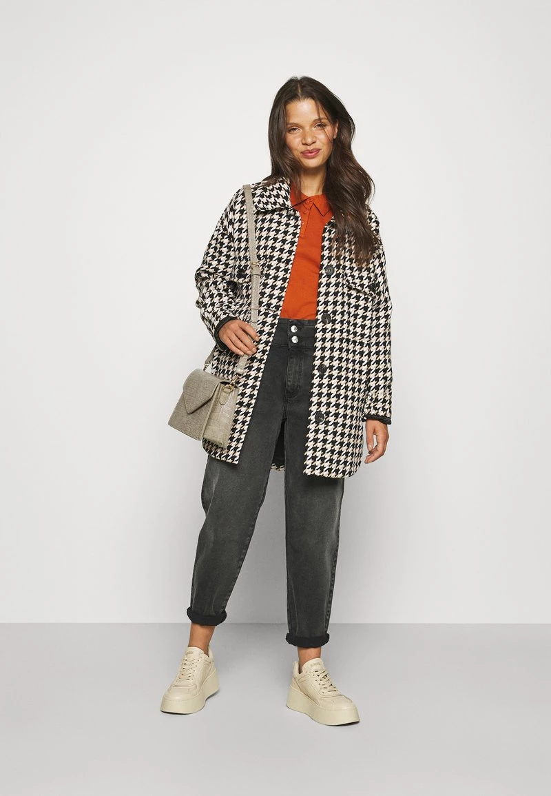 Blitzangebot ❤️ ONLY Petite Damen ONLINC CARROT - 👖 Jeans Relaxed Fit - Black Denim ✨ – Bild 2