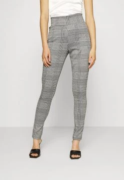 Rabatt 👍 ONLY Petite ONLMICA CHECK - Leggings - Hosen - Cloud Dancer/black/white | Damen 🧨