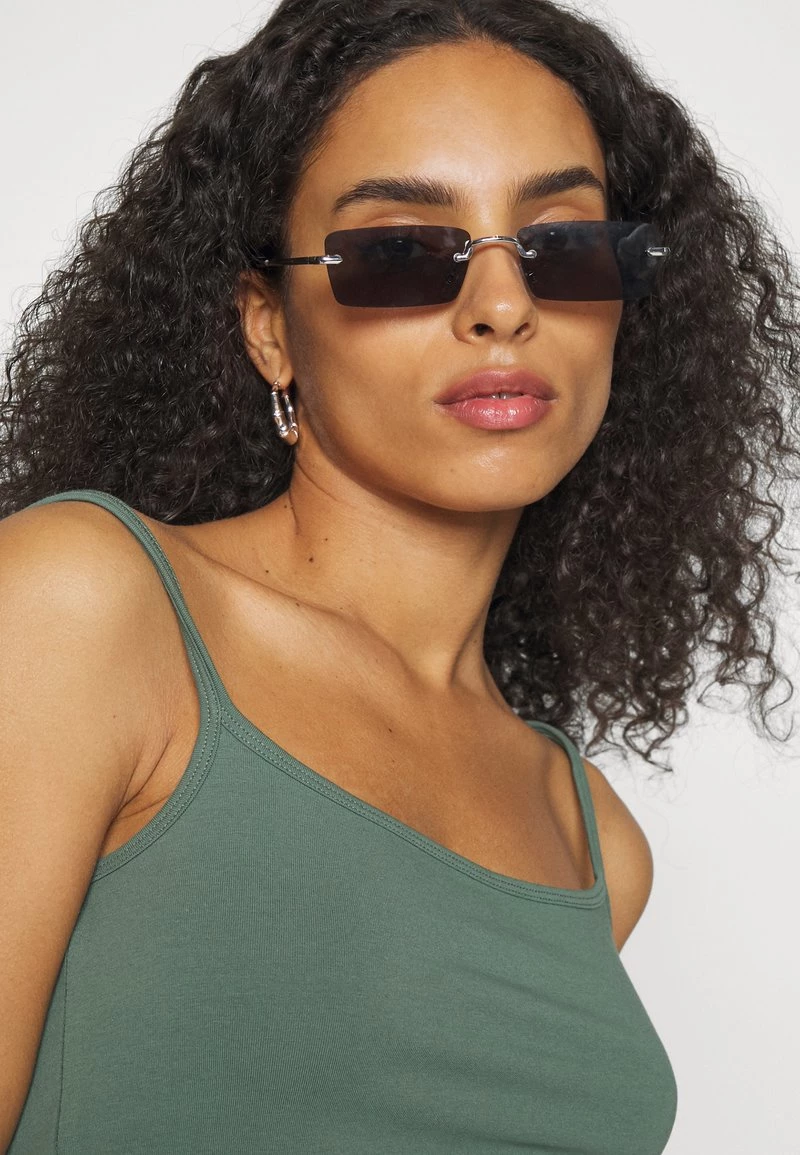 Billig 🎉 ONLY Petite Damen ONLLIVE LOVE SINGLET CROPPED 2 PACK - Top - Black/laurel Wreath 🧨 – Bild 5