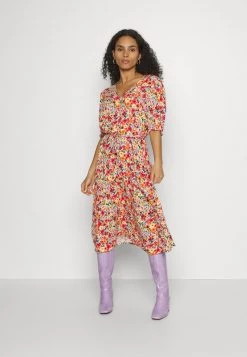 Am billigsten 🔥 ONLY Petite ONLFREDERIKKE V NECK BELT 👗 DRESS - Blusenkleid - Cloud Dancer/pink Mix | Damen 😍
