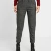 Angebote 🛒 ONLY Petite Damen ONLPOPTRASH SOFT CHECK PANT - Stoffhose - Black/cloud Dancer ⌛