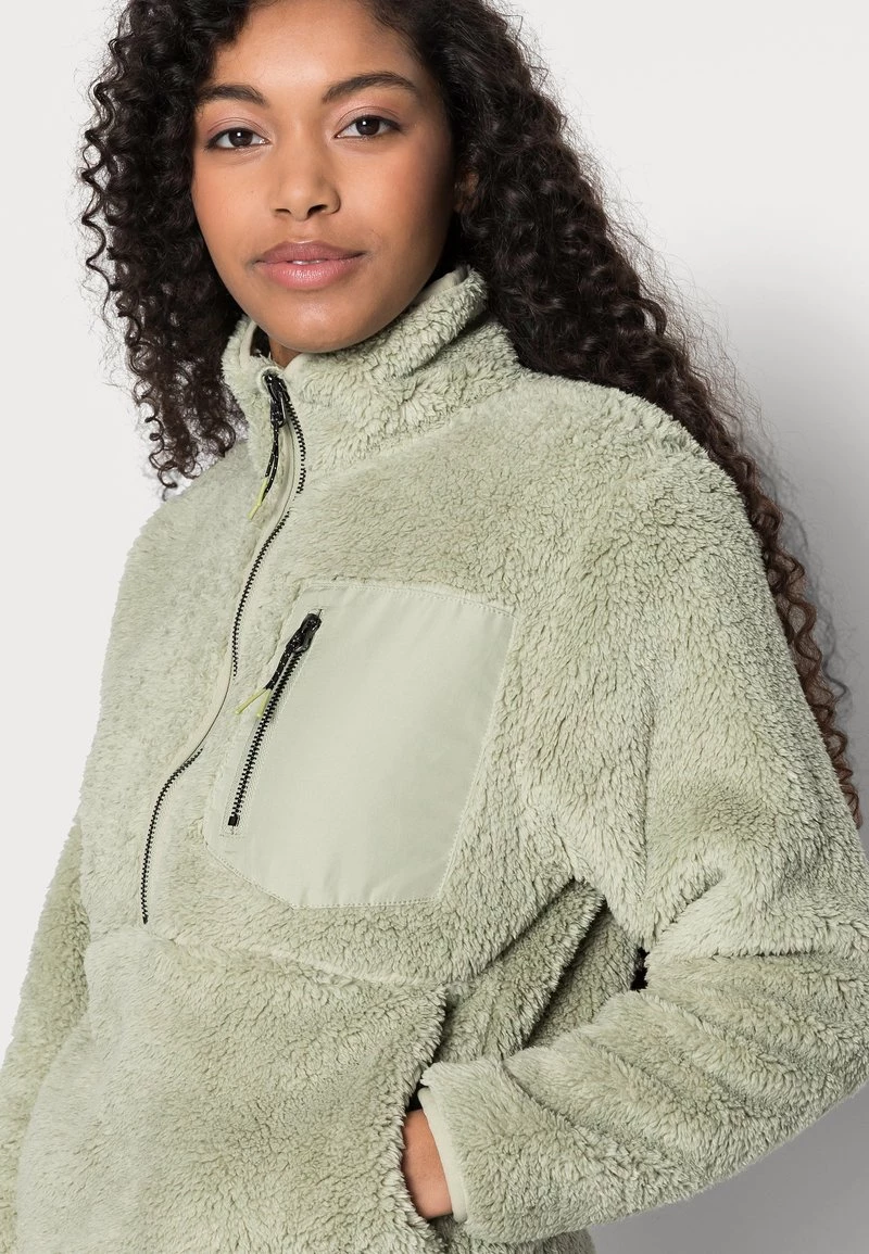 Großhandel 🥰 ONLY Petite Damen ONLDALINA ZIP TEDDY - Sweatshirt - Desert Sage 😍 – Bild 4