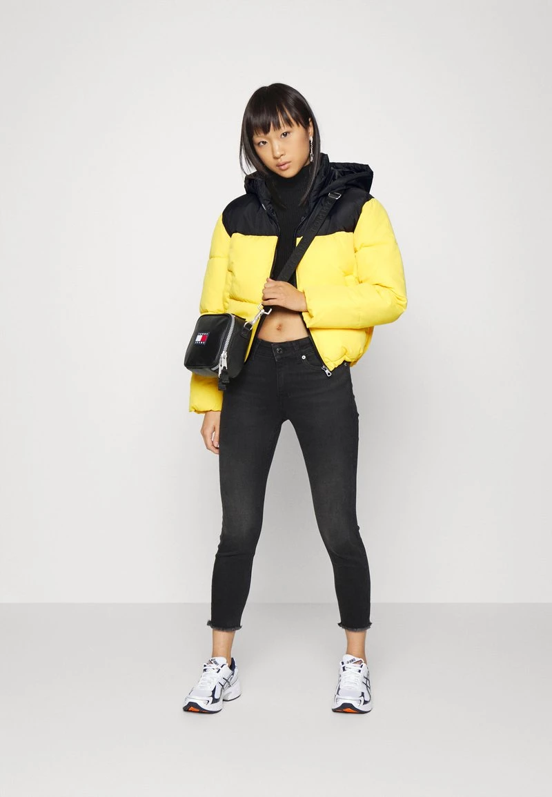 Besorgen 😍 ONLY Petite Damen ONLSANDRA SHORT JACKET - Winterjacke - Black/yellow 🌟 – Bild 2