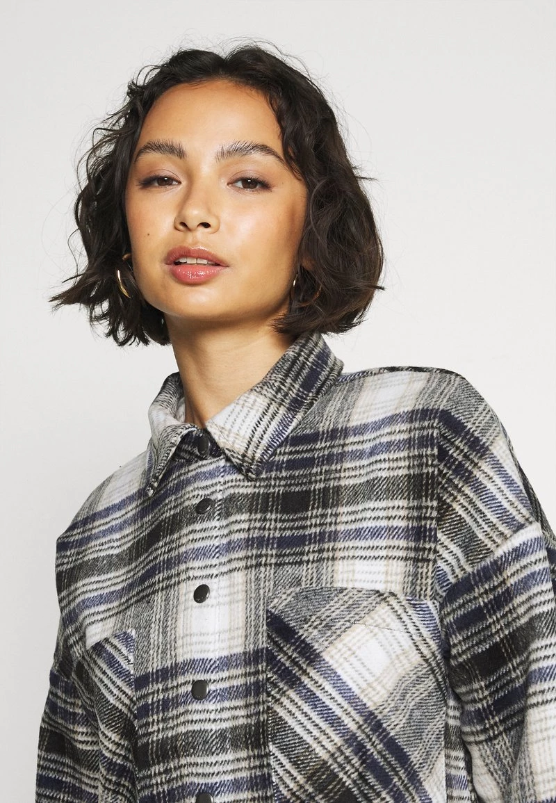 Billig 🔥 ONLY Petite Damen ONLPIA PLAIDED - Hemdbluse - Blue Graphite/cloud Dancer 🤩 – Bild 5